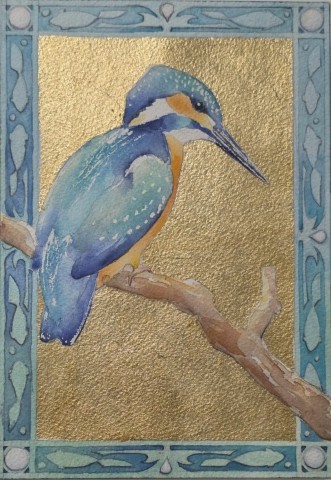 Aquarellbild eines Eisvogels in Blau und Orange mit goldenem Hintergrund und türkisfarbener Schmuckbordüre